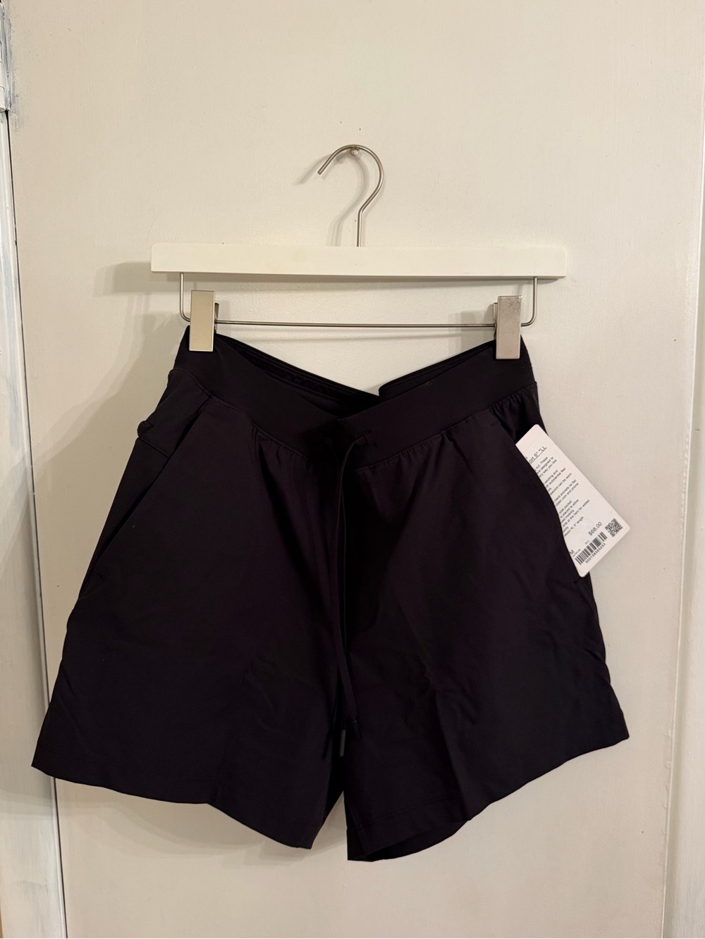 lululemon Hotty Hot Short Athletic Shorts in Black Size Medium NWT